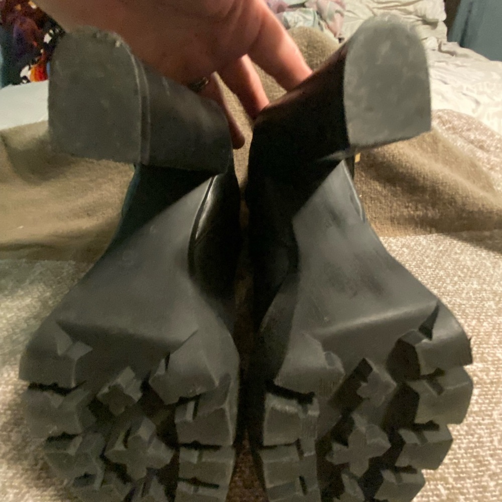 Nicole Harrison, Leather ankle boots, size 9 black, never worn!